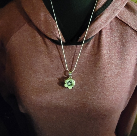 FLOWER necklaces - Picture 6 of 10